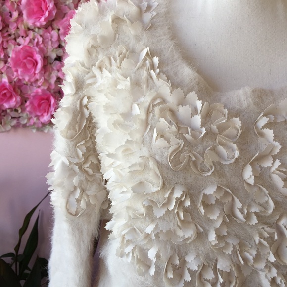 Cece 3d Flower rosette petal neckline white beige eyelash furry Fuzzy sweater - Picture 7 of 9